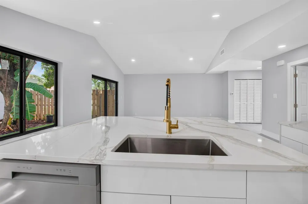 905 NW 21ST WAY Delray Beach, FL 33445