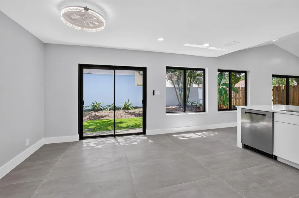 905 NW 21ST WAY Delray Beach, FL 33445