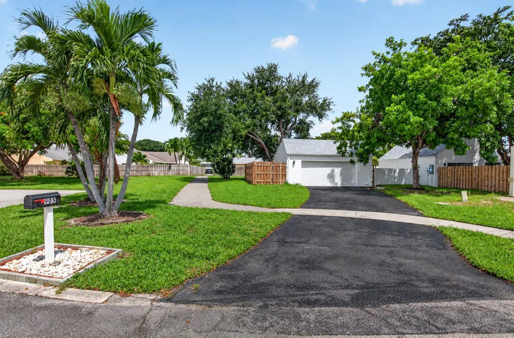 905 NW 21ST WAY Delray Beach, FL 33445
