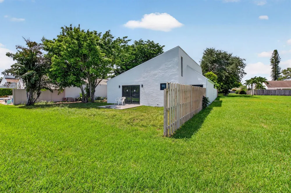 905 NW 21ST WAY Delray Beach, FL 33445