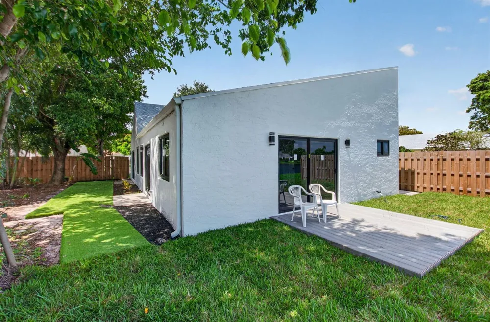 905 NW 21ST WAY Delray Beach, FL 33445