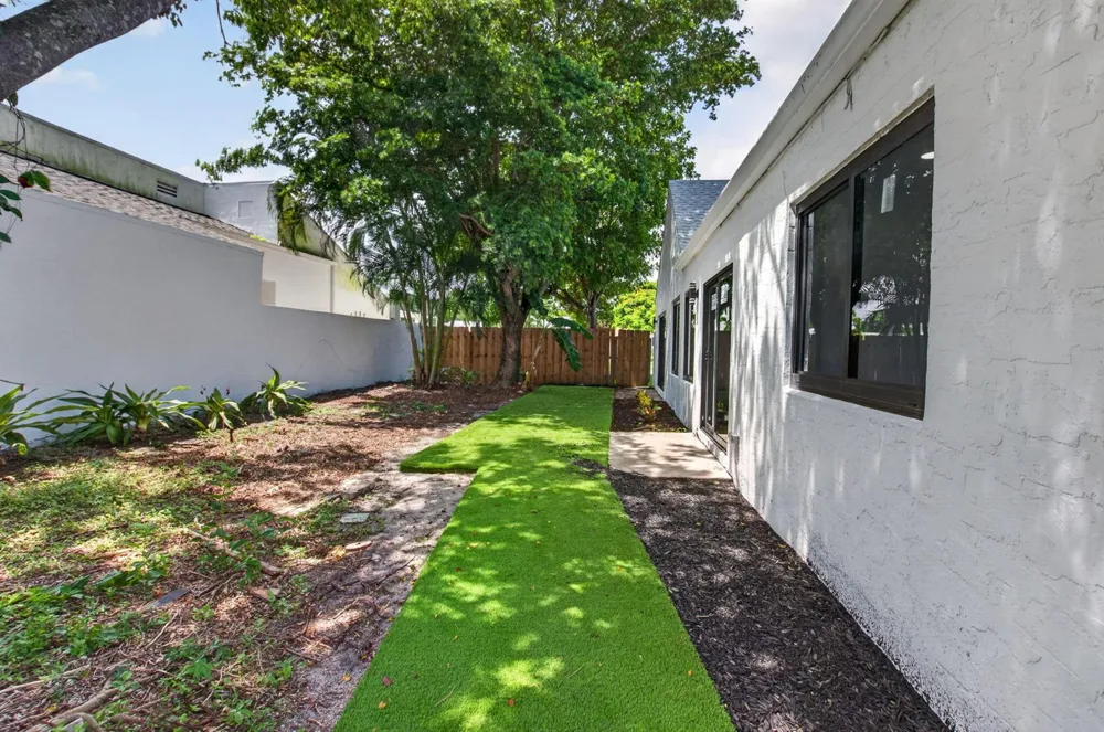 905 NW 21ST WAY Delray Beach, FL 33445