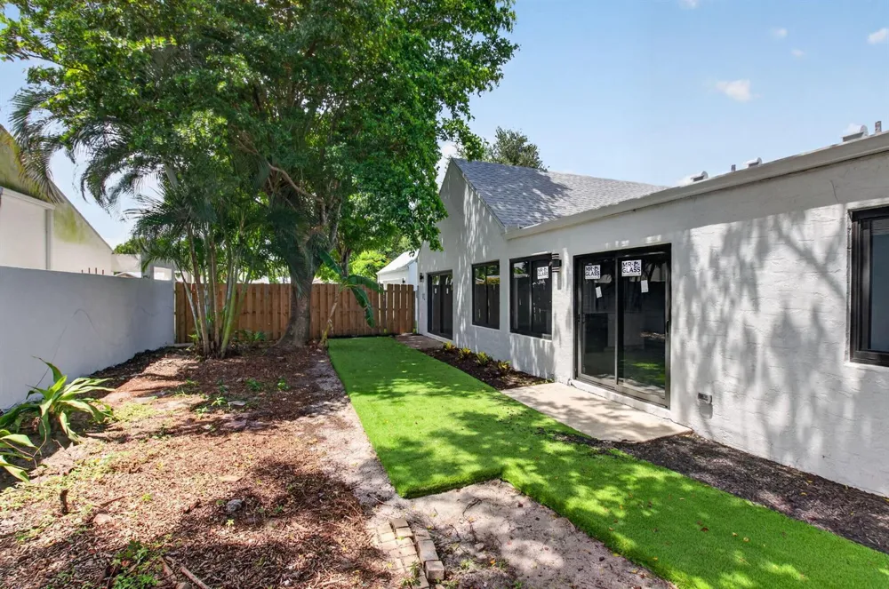905 NW 21ST WAY Delray Beach, FL 33445