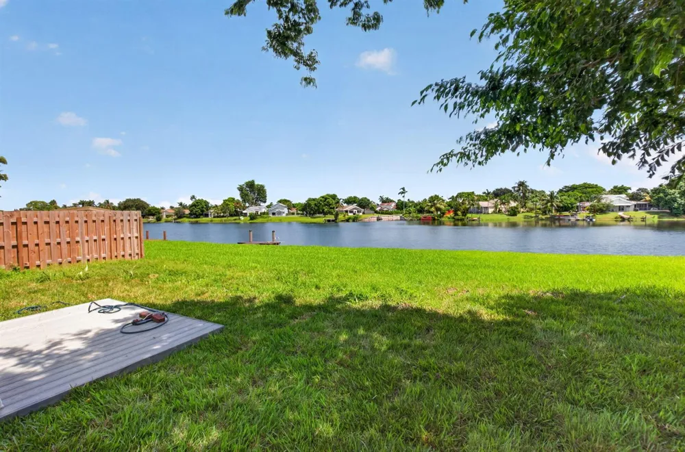 905 NW 21ST WAY Delray Beach, FL 33445