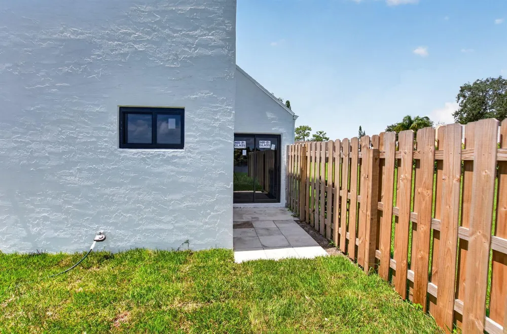 905 NW 21ST WAY Delray Beach, FL 33445