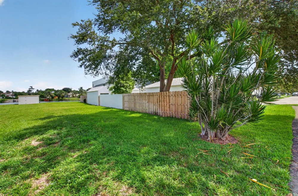 905 NW 21ST WAY Delray Beach, FL 33445