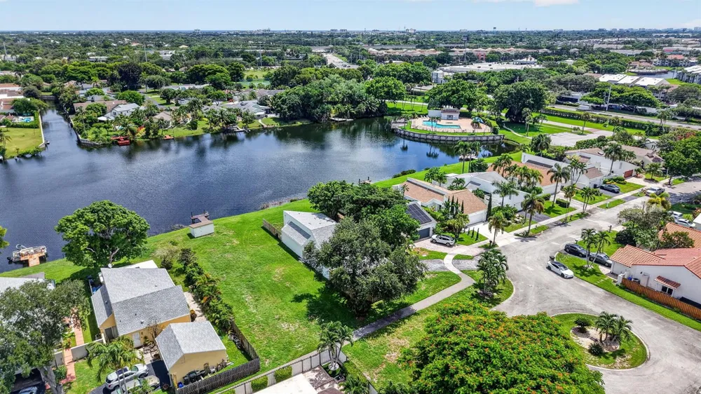 905 NW 21ST WAY Delray Beach, FL 33445