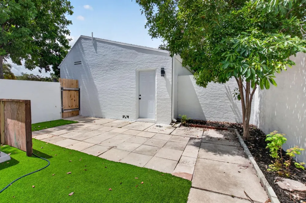 905 NW 21ST WAY Delray Beach, FL 33445