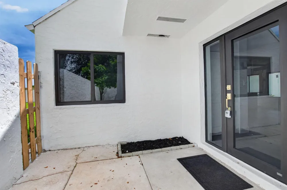 905 NW 21ST WAY Delray Beach, FL 33445