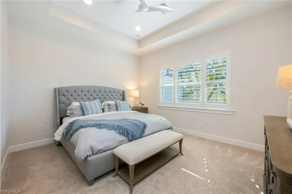 6439 Negril Isle Drive Naples, FL 34113