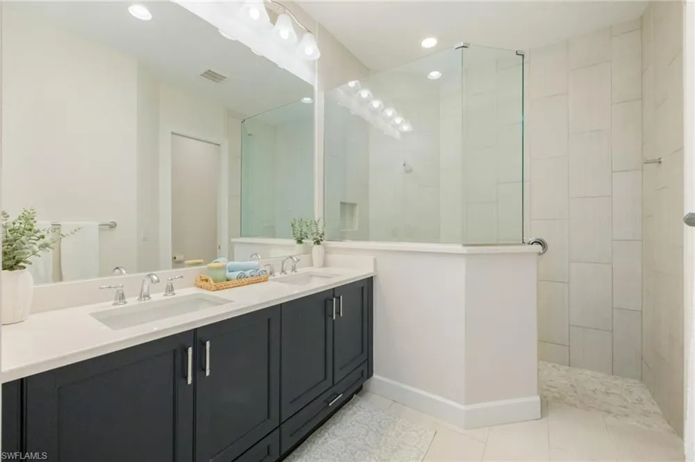 6439 Negril Isle Drive Naples, FL 34113