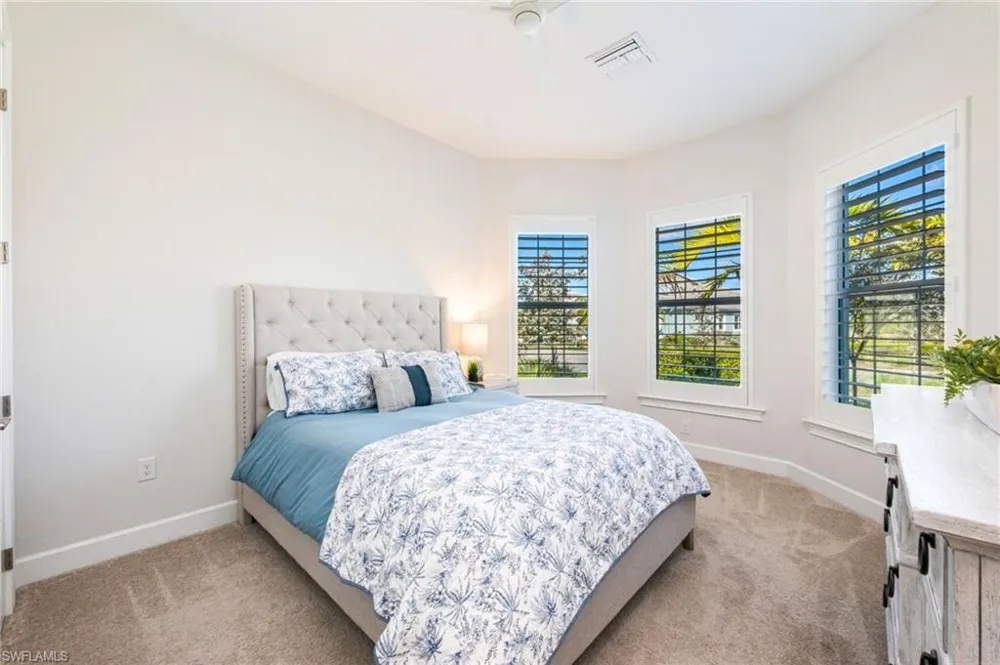 6439 Negril Isle Drive Naples, FL 34113