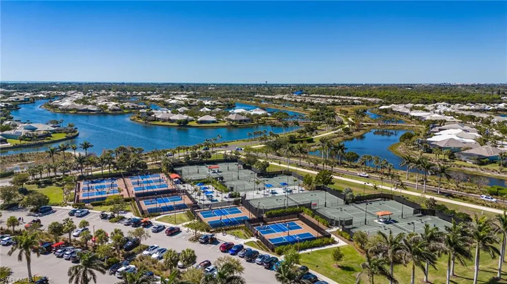6439 Negril Isle Drive Naples, FL 34113