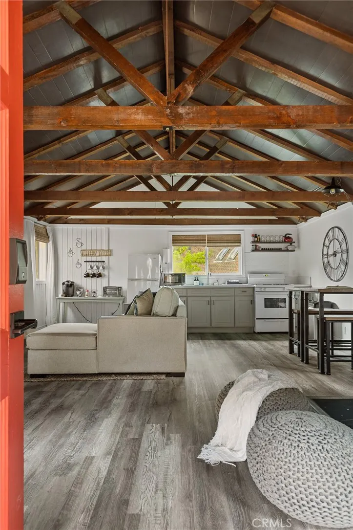 33401 Bluebird Green Valley Lake, CA 92341