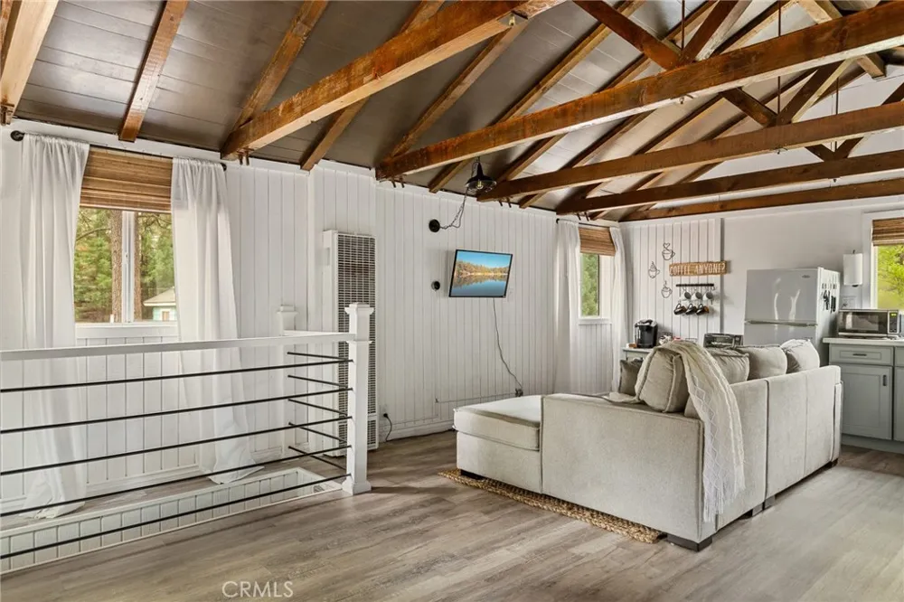 33401 Bluebird Green Valley Lake, CA 92341