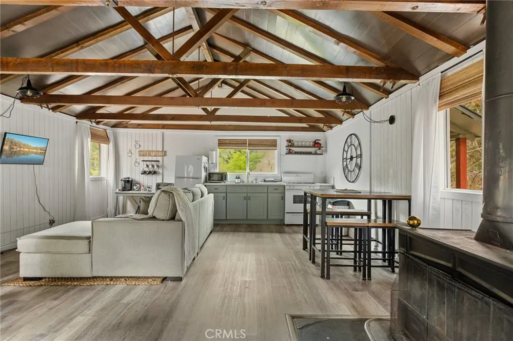 33401 Bluebird Green Valley Lake, CA 92341