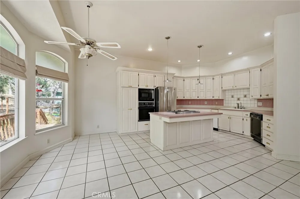 19552 Powder Horn Road Hidden Valley Lake, CA 95467