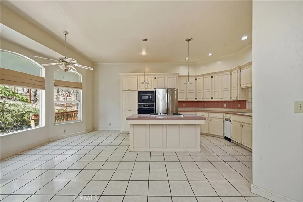 19552 Powder Horn Road Hidden Valley Lake, CA 95467