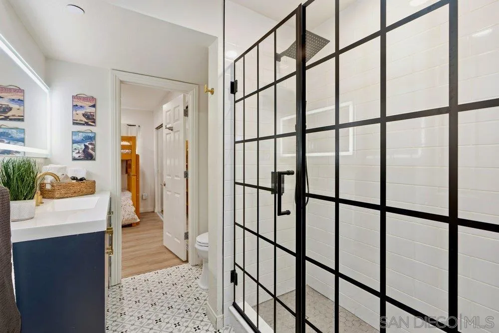7509 Draper #210 La Jolla, CA 92037