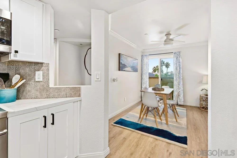 7509 Draper #210 La Jolla, CA 92037