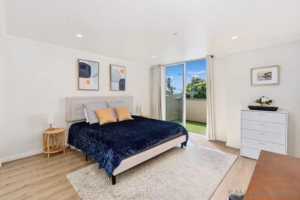 7509 Draper #210 La Jolla, CA 92037