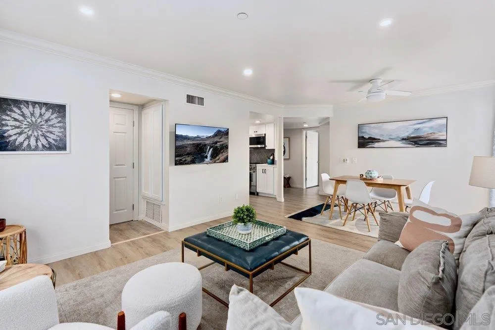 7509 Draper #210 La Jolla, CA 92037