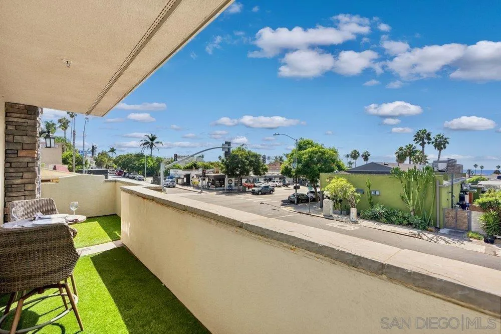 7509 Draper #210 La Jolla, CA 92037