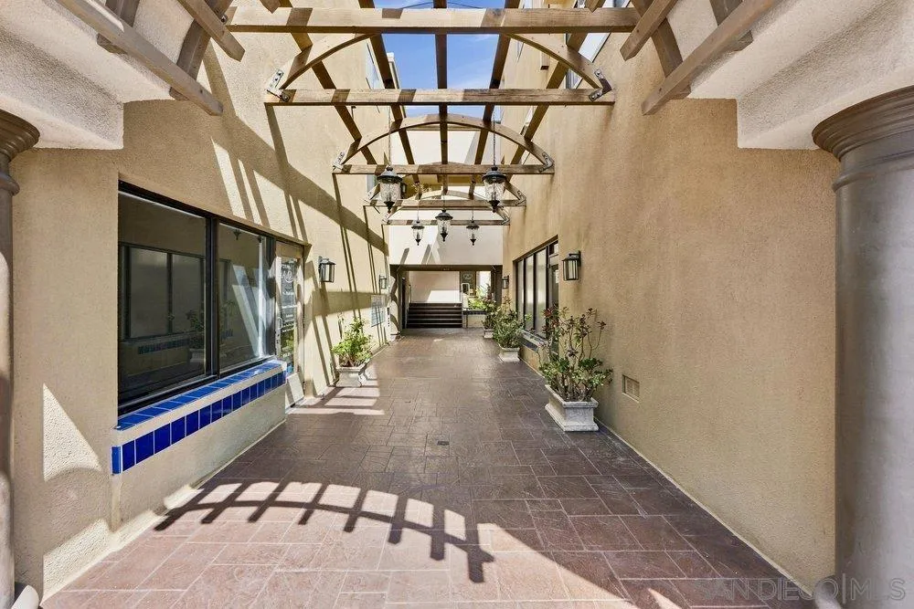 7509 Draper #210 La Jolla, CA 92037