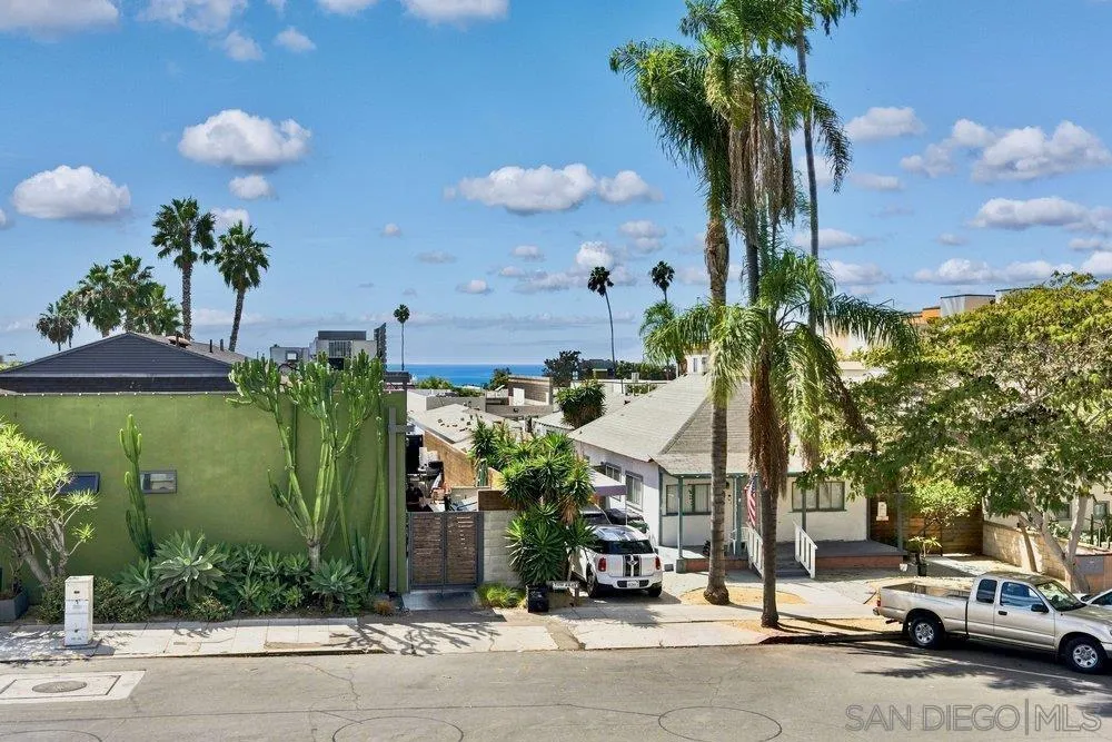 7509 Draper #210 La Jolla, CA 92037