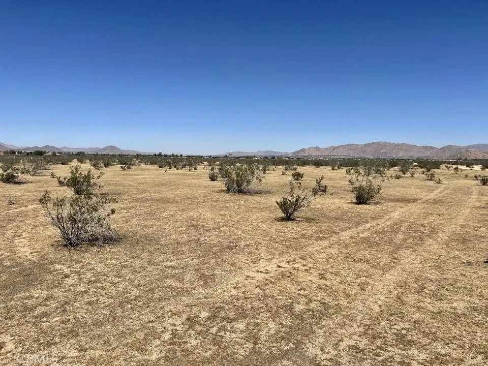 Joshua Rd. 043914124 Apple Valley, CA 92308
