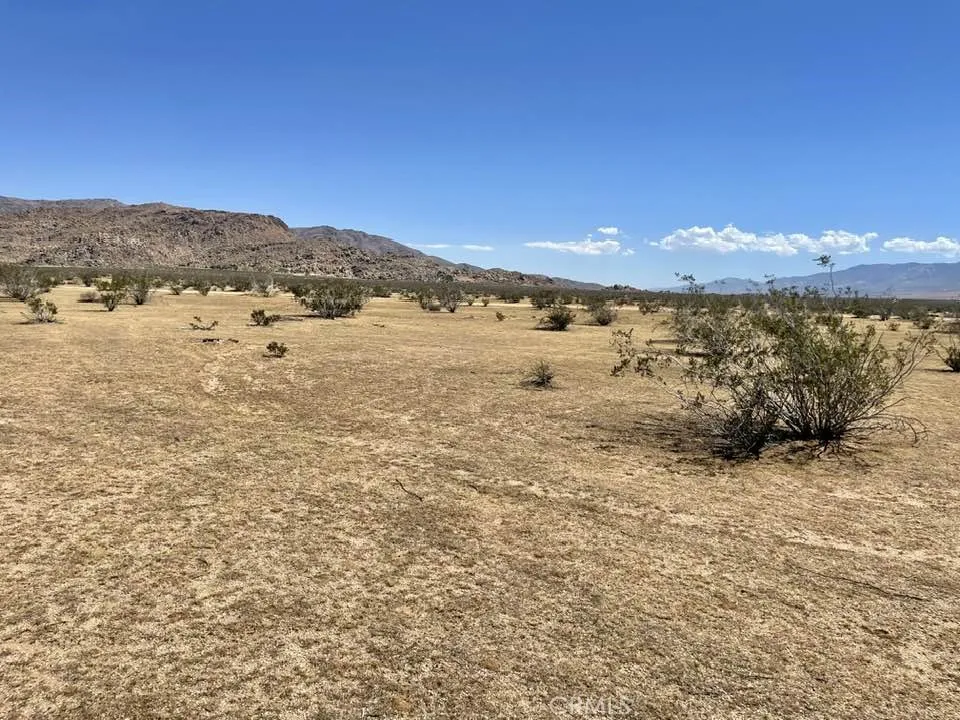 Joshua Rd. 043914124 Apple Valley, CA 92308