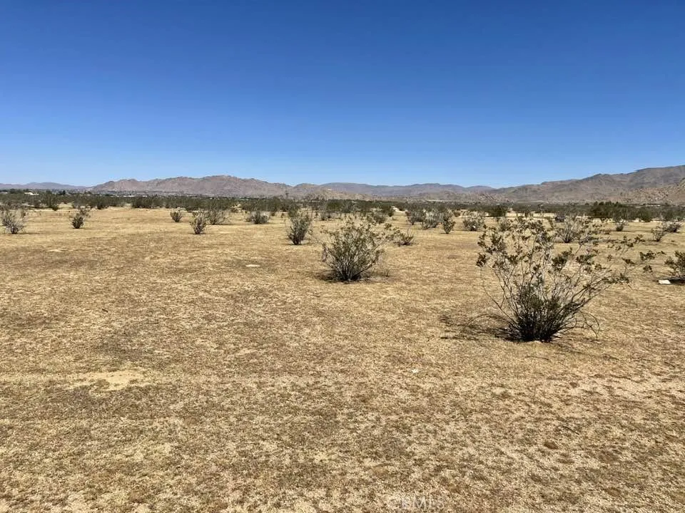 Joshua Rd. 043914124 Apple Valley, CA 92308