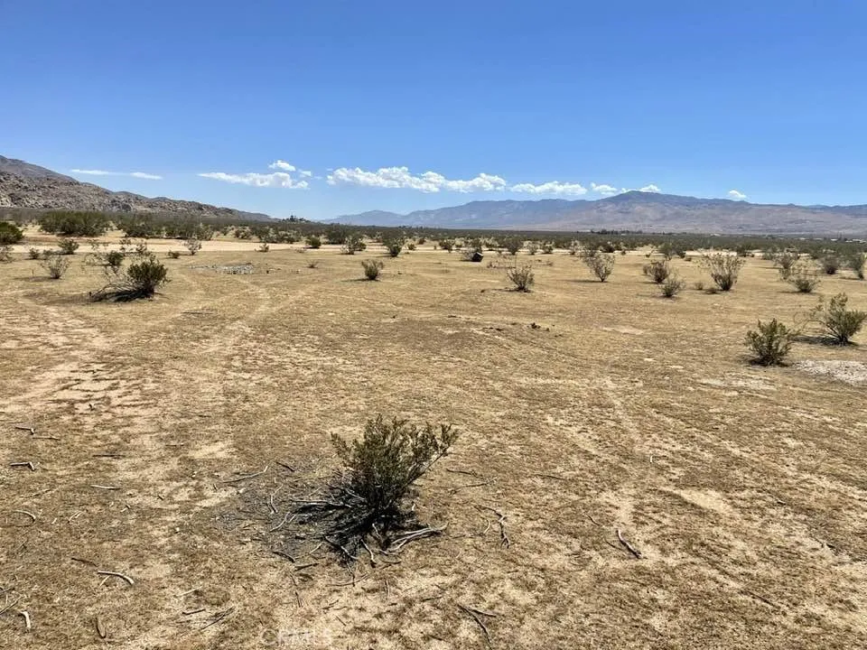 Joshua Rd. 043914124 Apple Valley, CA 92308