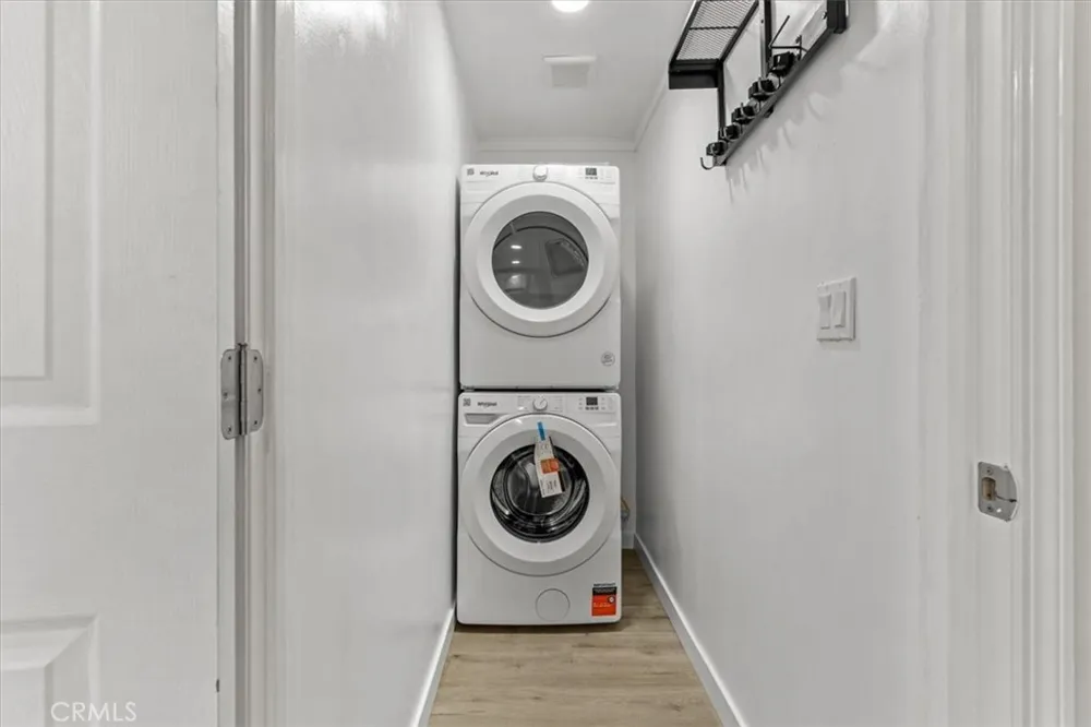 3652 Fredonia #B Los Angeles, CA 90068