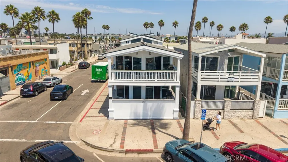 2214 W Oceanfront #A Newport Beach, CA 92663