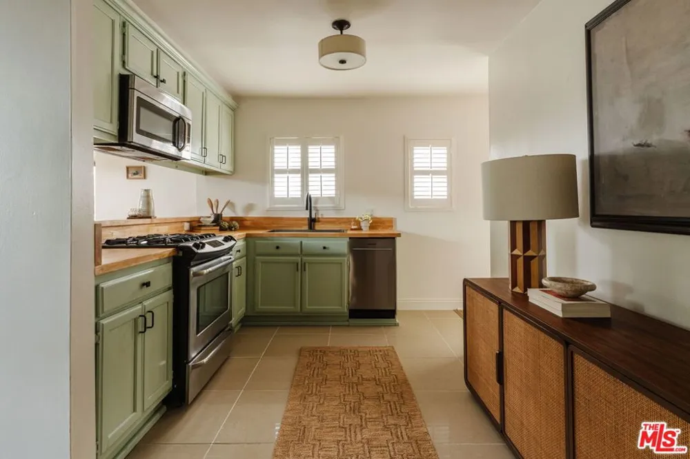 2223 Alsace Avenue Los Angeles, CA 90016