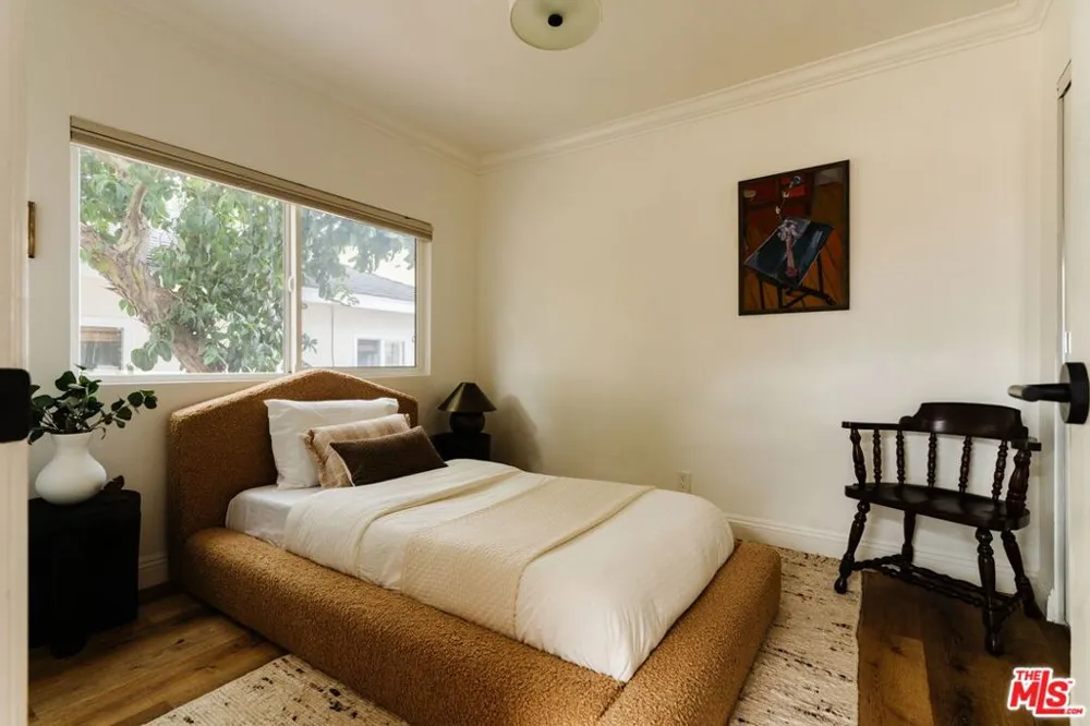 2223 Alsace Avenue Los Angeles, CA 90016