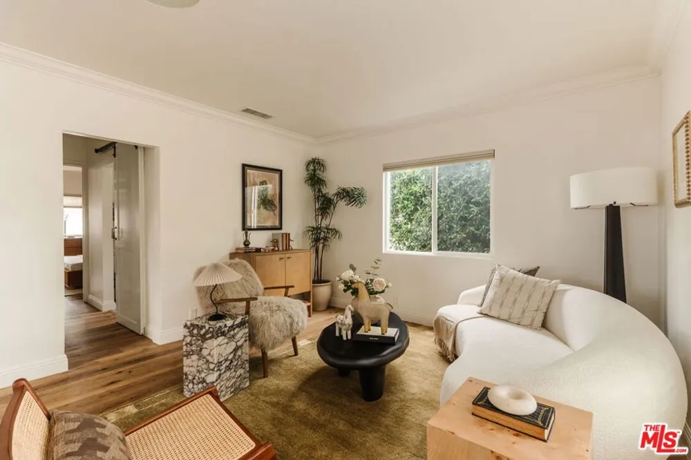 2223 Alsace Avenue Los Angeles, CA 90016