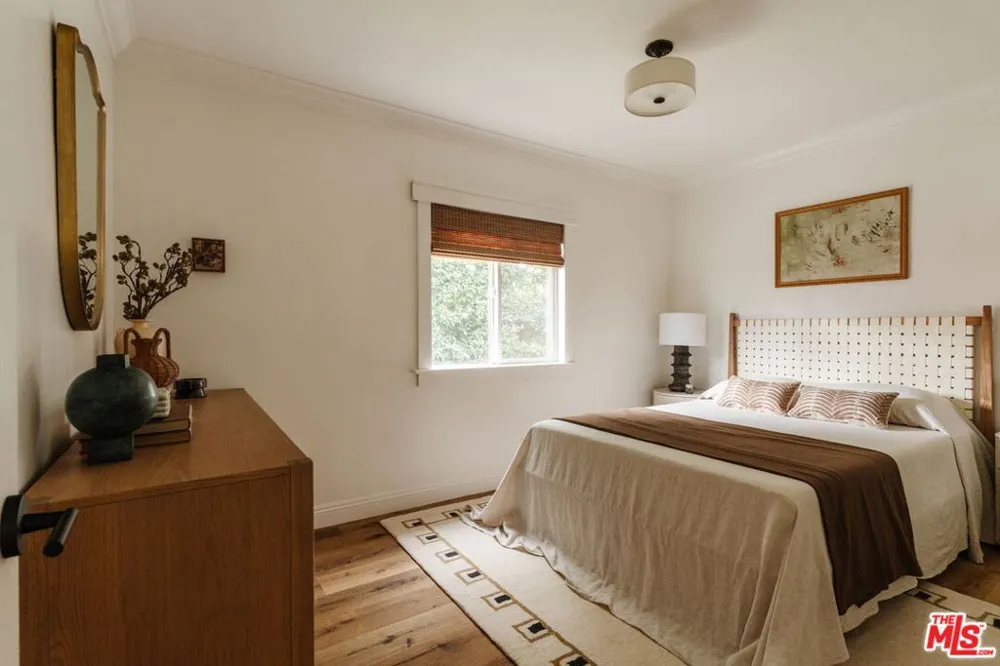 2223 Alsace Avenue Los Angeles, CA 90016