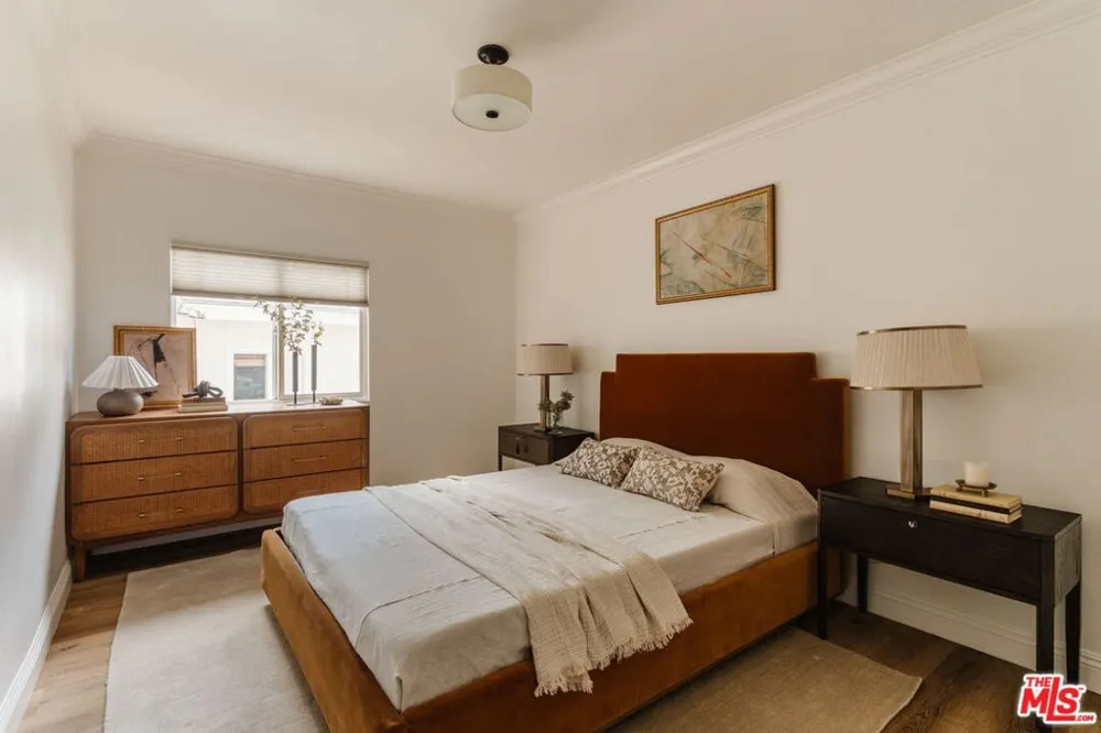 2223 Alsace Avenue Los Angeles, CA 90016