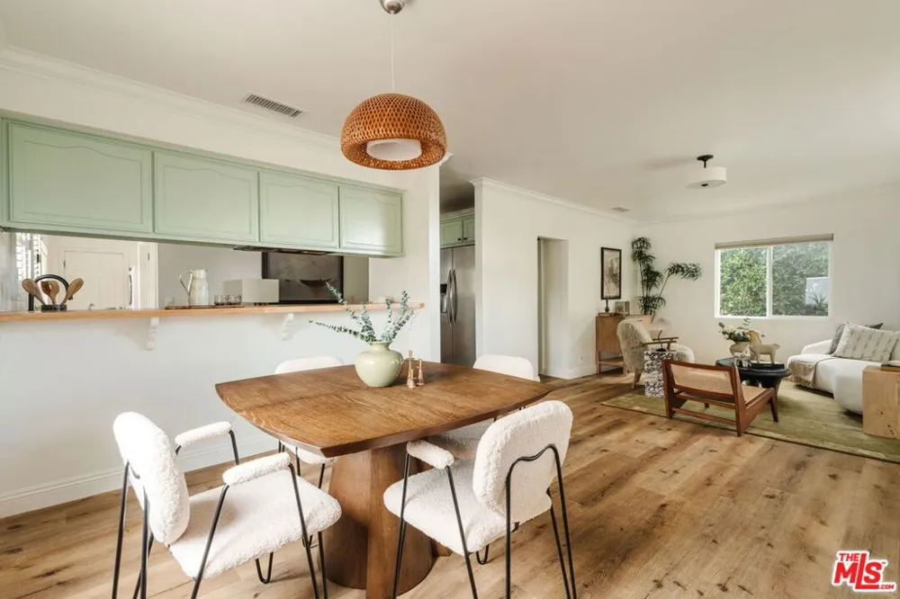 2223 Alsace Avenue Los Angeles, CA 90016