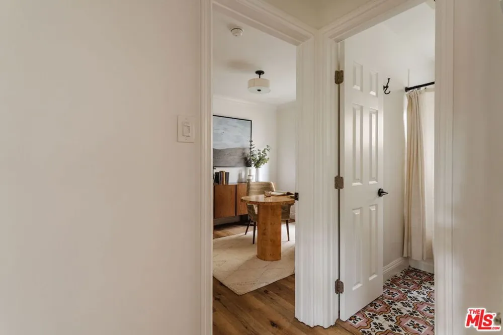 2223 Alsace Avenue Los Angeles, CA 90016