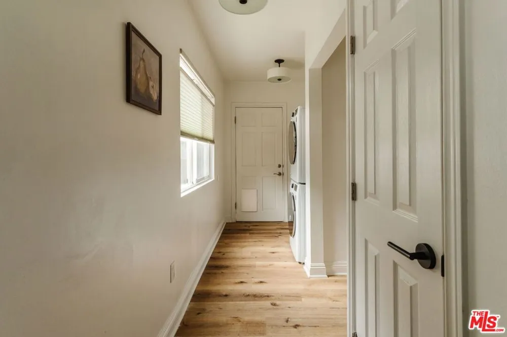 2223 Alsace Avenue Los Angeles, CA 90016