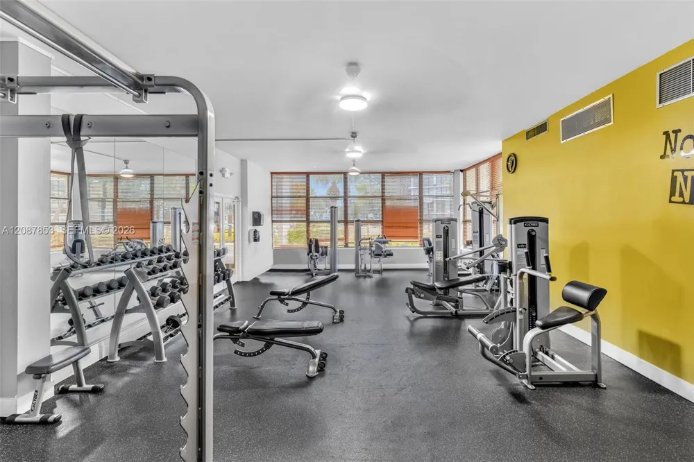 1000 Parkview Dr #329 Hallandale Beach, FL 33009