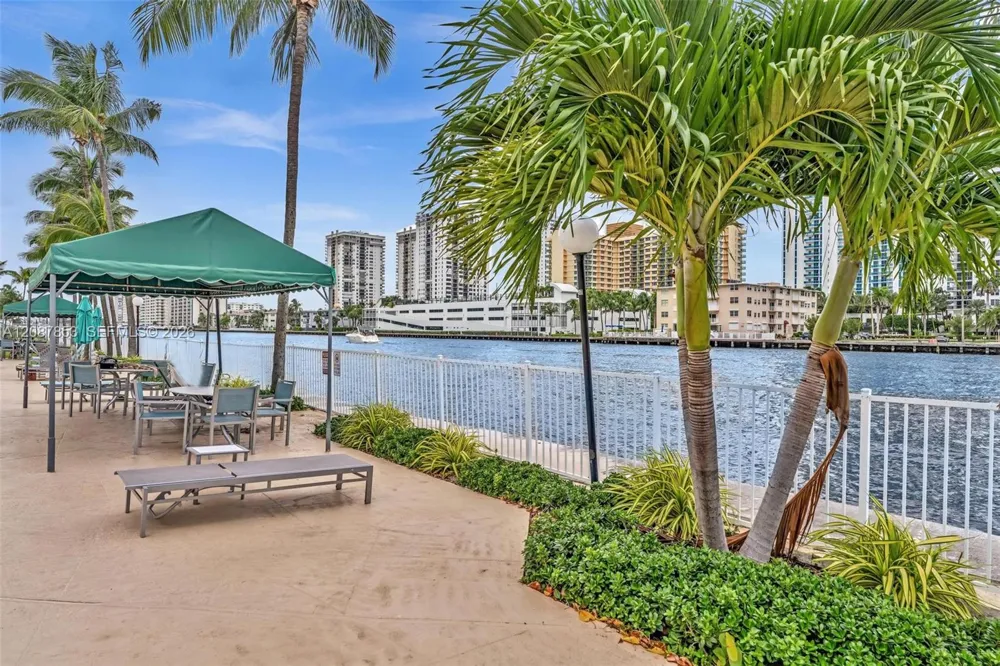 1000 Parkview Dr #329 Hallandale Beach, FL 33009