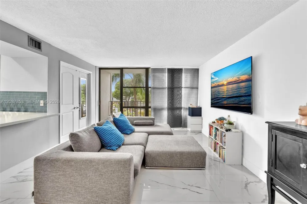 1000 Parkview Dr #329 Hallandale Beach, FL 33009