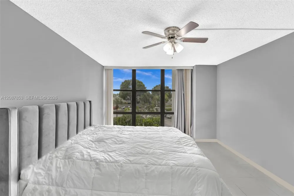 1000 Parkview Dr #329 Hallandale Beach, FL 33009
