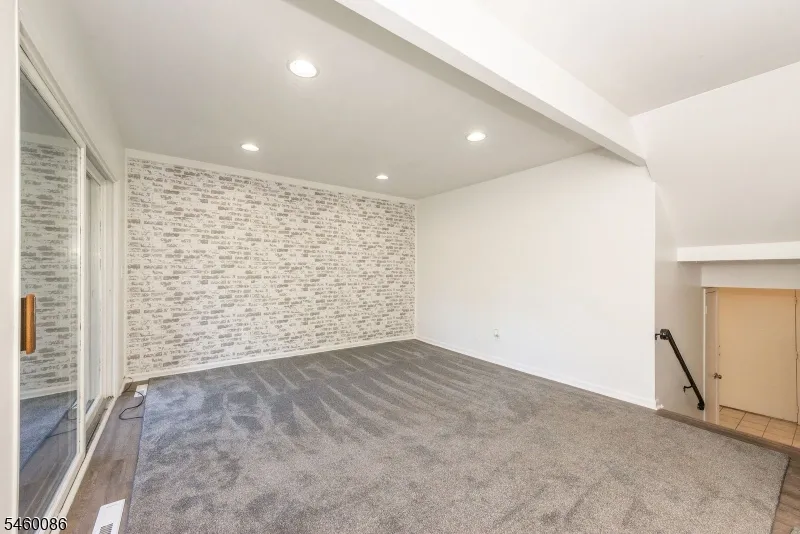 5 VILLAGE WAY UNIT D-6 #D-6 Unit D-6 Vernon, NJ 07462