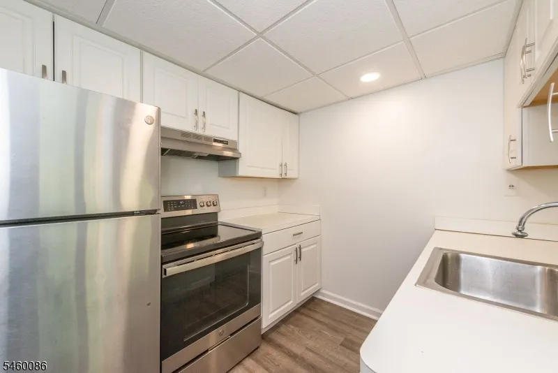 5 VILLAGE WAY UNIT D-6 #D-6 Unit D-6 Vernon, NJ 07462