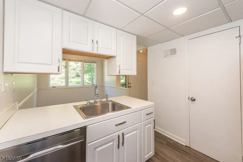 5 VILLAGE WAY UNIT D-6 #D-6 Unit D-6 Vernon, NJ 07462